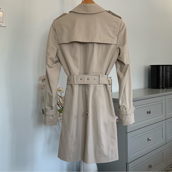 KENNETH COLE NEW YORK CLASSIC TAN TRENCH COAT / BELTED / LINED / COTTON / SMALL - Picture 3 of 12
